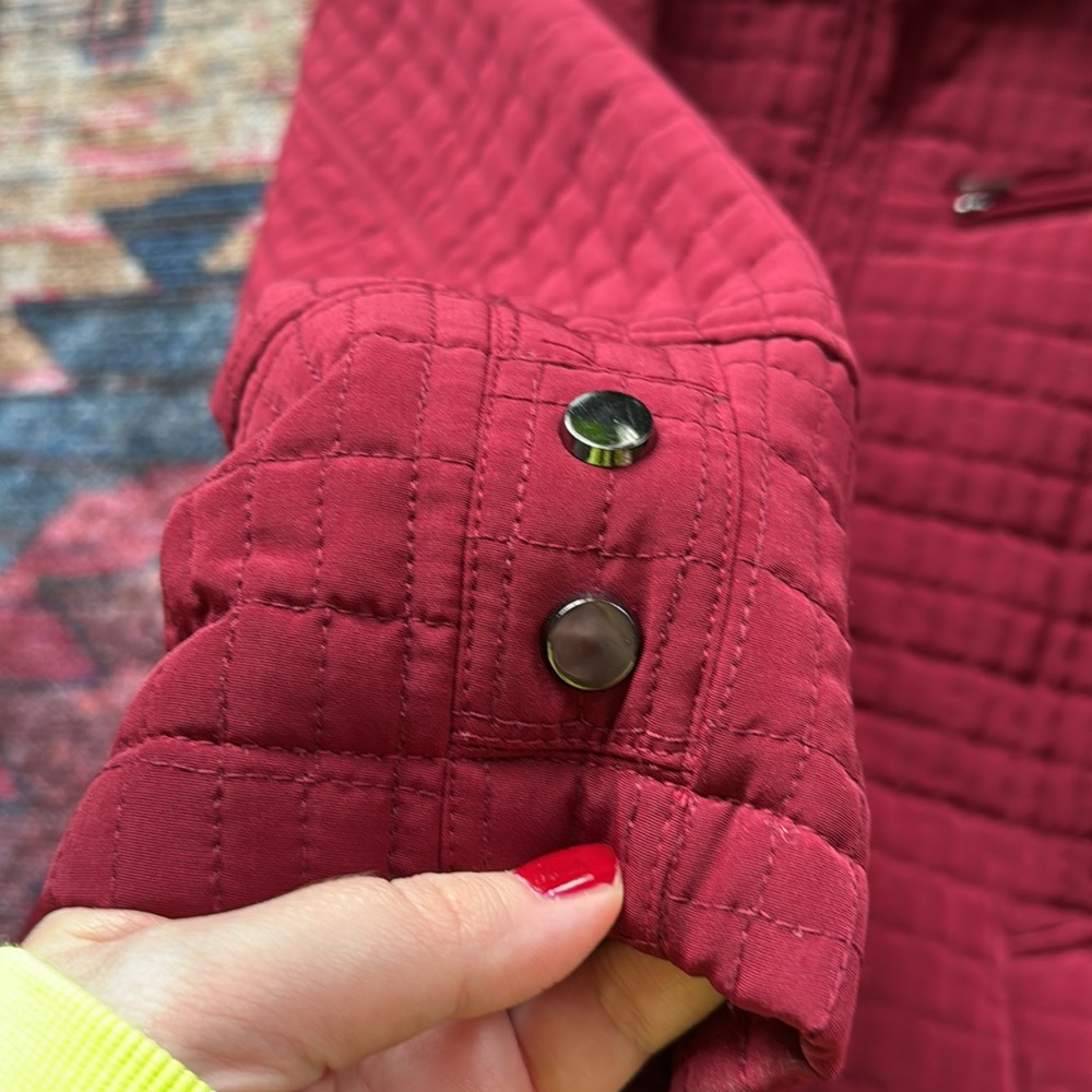 PORTRAIT - maroon jacket - Picture 6 of 7